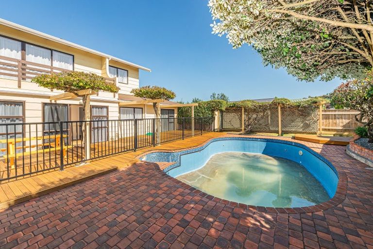 Photo of property in 12 Akepiro Place, Tawhero, Whanganui, 4501