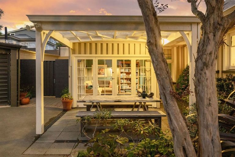 Photo of property in 15 Crichton Terrace, Cashmere, Christchurch, 8022