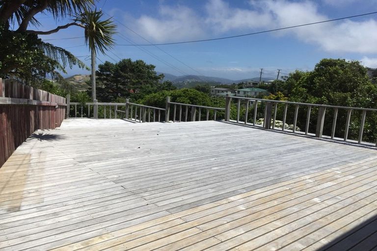 Photo of property in 41 Salford Street, Newlands, Wellington, 6037