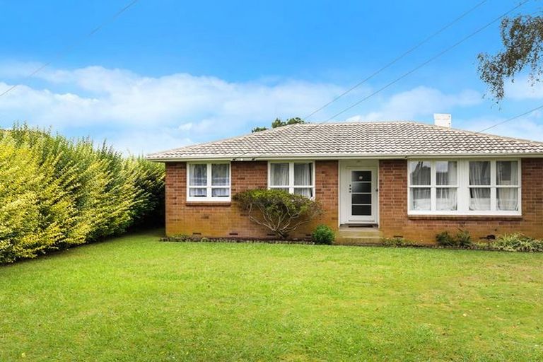 Photo of property in 65 Arimu Road, Papakura, 2110
