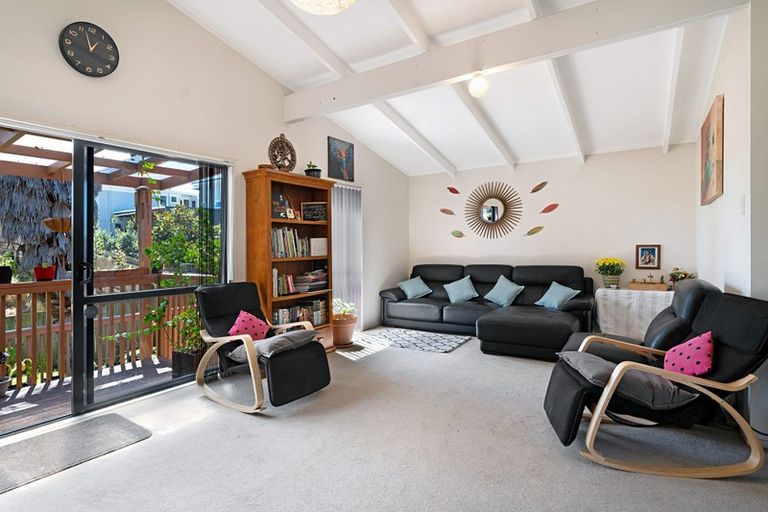 Photo of property in 53a Sheridan Drive, New Lynn, Auckland, 0600