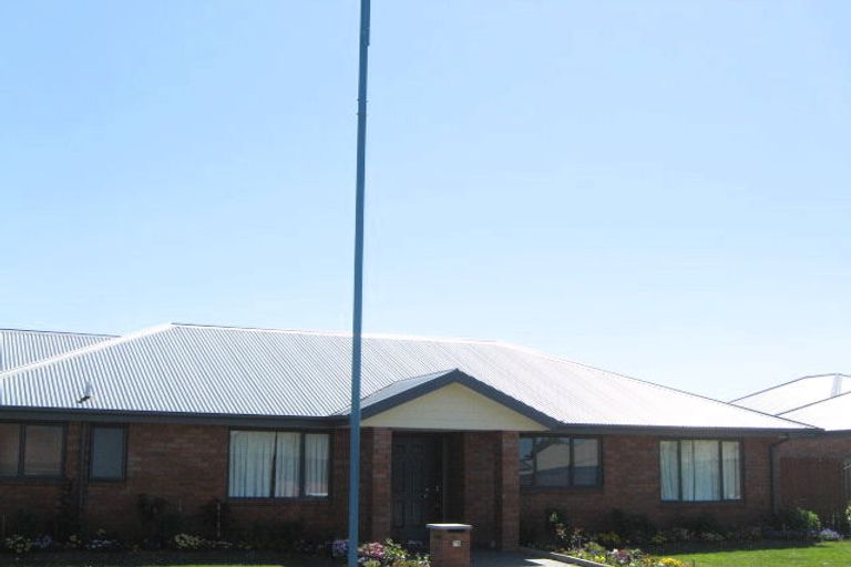 Photo of property in 75 Coolspring Way, Redwood, Christchurch, 8051