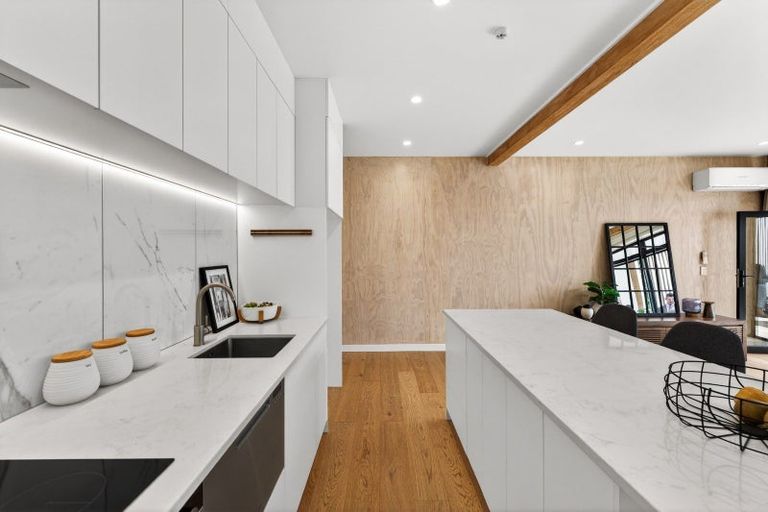 Photo of property in 4/169 Hobsonville Point Road, Hobsonville, Auckland, 0616