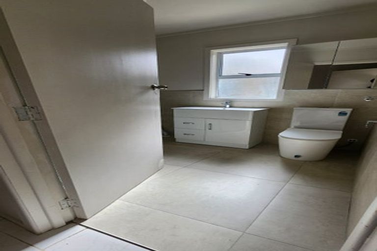 Photo of property in 1/13 Sydney Street, Hauraki, Auckland, 0622