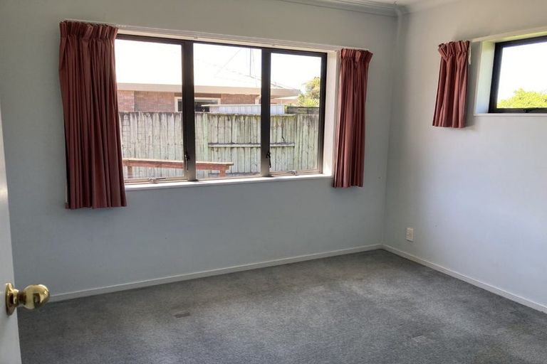Photo of property in 35 Waiwherowhero Drive, St Andrews, Hamilton, 3200