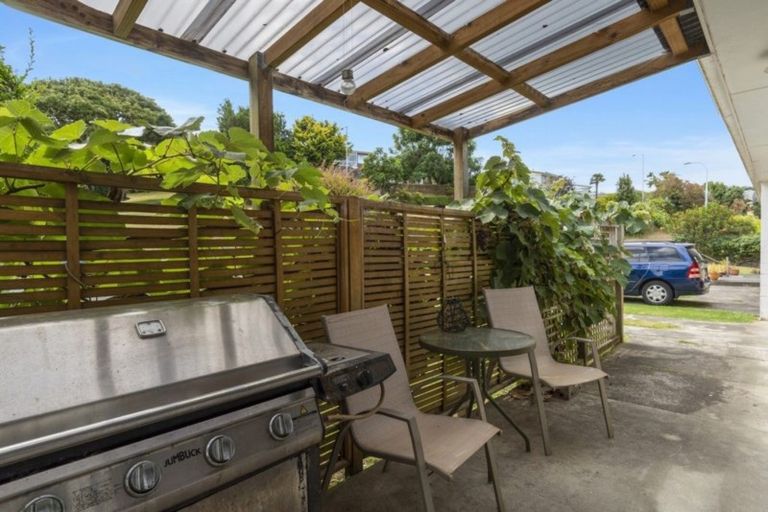 Photo of property in 1 Highfield Crescent, Brookfield, Tauranga, 3110