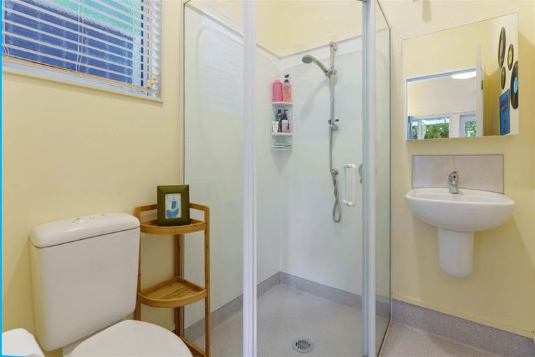 Photo of property in 6 Southleigh, Raumati South, Paraparaumu, 5032