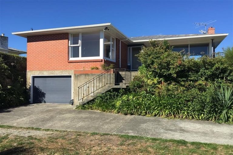 Photo of property in 200 Nevay Road, Karaka Bays, Wellington, 6022