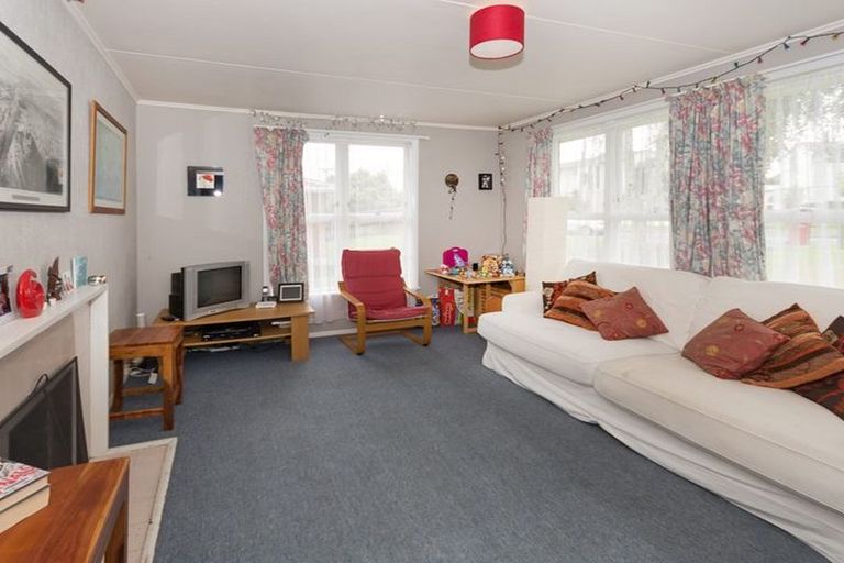 Photo of property in 65 Arimu Road, Papakura, 2110