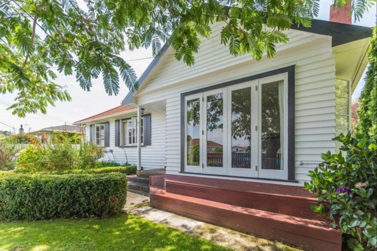 Photo of property in 13 Saint Annes Street, Levin, 5510