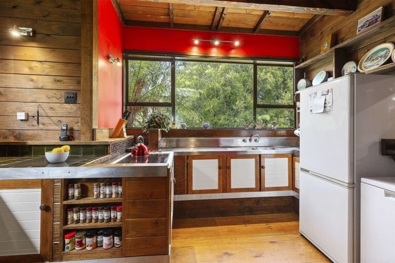 Photo of property in 2 Sea Vista Drive, Pukerua Bay, 5026