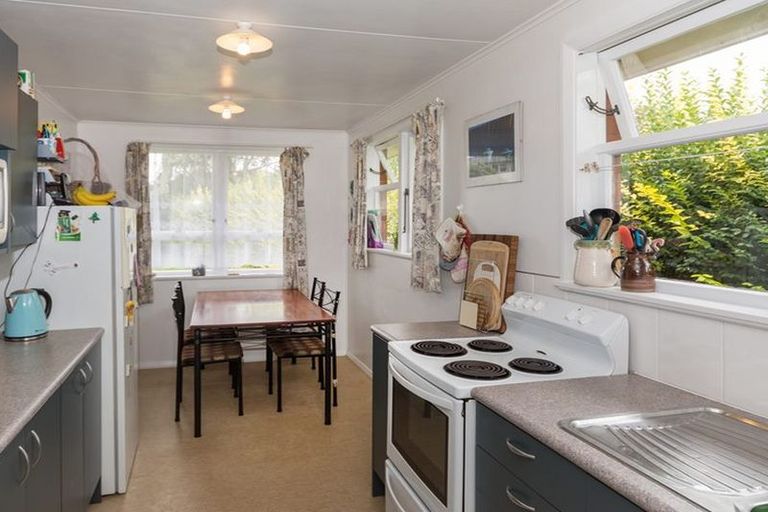 Photo of property in 65 Arimu Road, Papakura, 2110