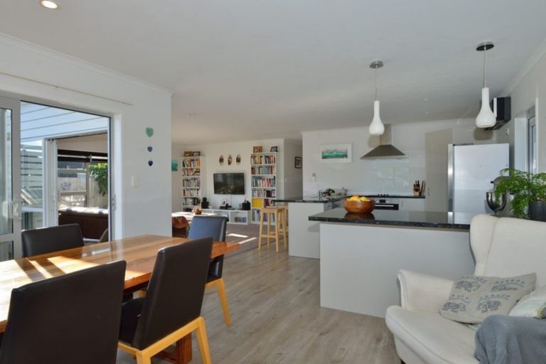 Photo of property in 30 Hamilton Drive, Wainui, Gisborne, 4010