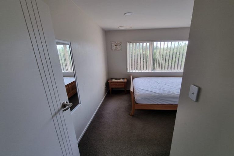 Photo of property in 8 Stubbs Place, Fairview Heights, Auckland, 0632