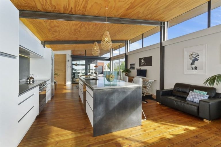 Photo of property in 69a Beachville Road, Redcliffs, Christchurch, 8081