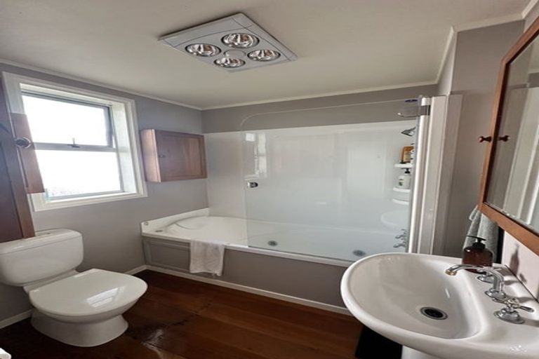 Photo of property in 14 Enfield Road, Hospital Hill, Napier, 4110