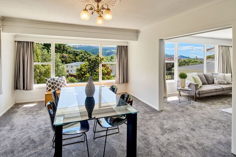 Photo of property in 37 Pembroke Street, Tawa, Wellington, 5028