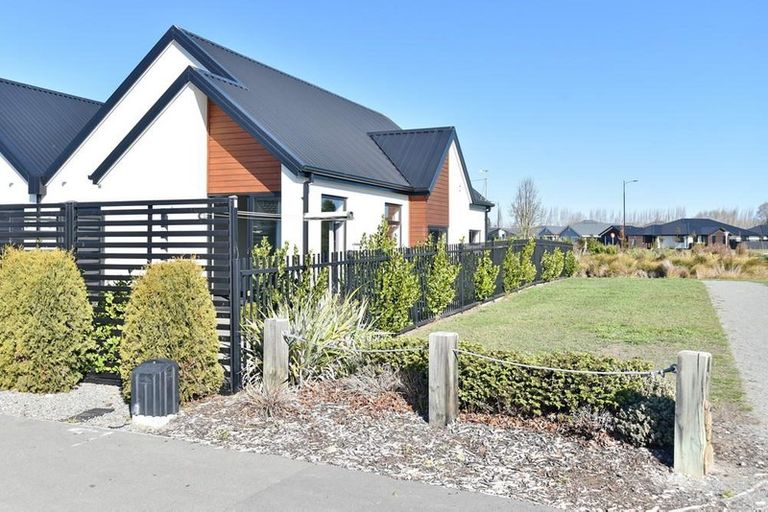 Photo of property in 21b Te Whenu Crescent, Marshland, Christchurch, 8083