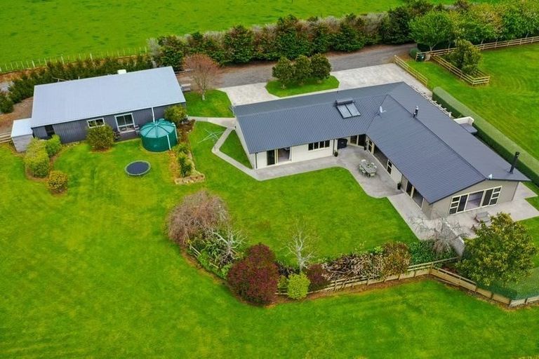 Photo of property in 457 Upland Road, Tarurutangi, New Plymouth, 4372