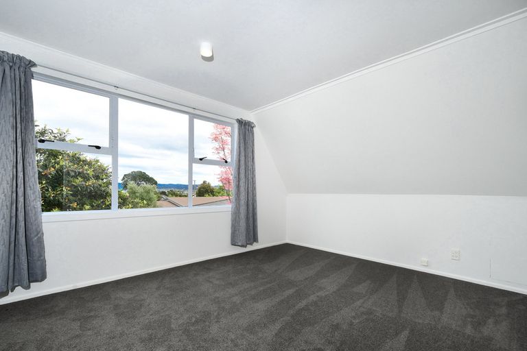 Photo of property in 1 River Road, Te Atatu Peninsula, Auckland, 0610