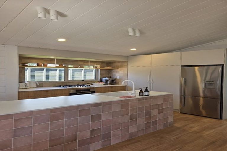 Photo of property in 73 Mcfarlane Street, Oakura, 4314