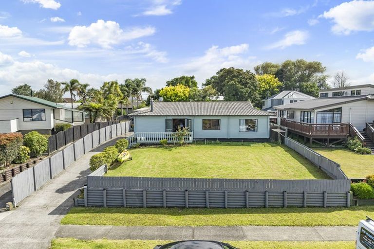 Photo of property in 185 Carnoustie Drive, Wattle Downs, Auckland, 2103