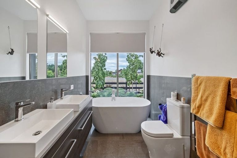 Photo of property in 2 Silver Peaks Drive, West Melton, 7618