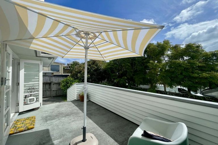 Photo of property in 57 Paynters Avenue, Strandon, New Plymouth, 4312