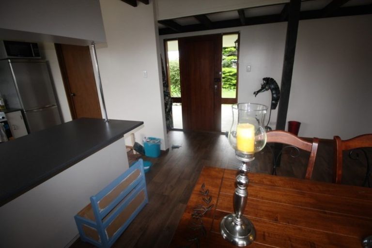 Photo of property in 6 Adams Place, Kelvin Grove, Palmerston North, 4414