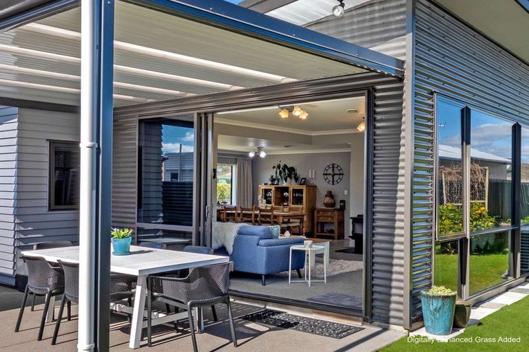 Photo of property in 19a Kawaha Point Road, Fairy Springs, Rotorua, 3015