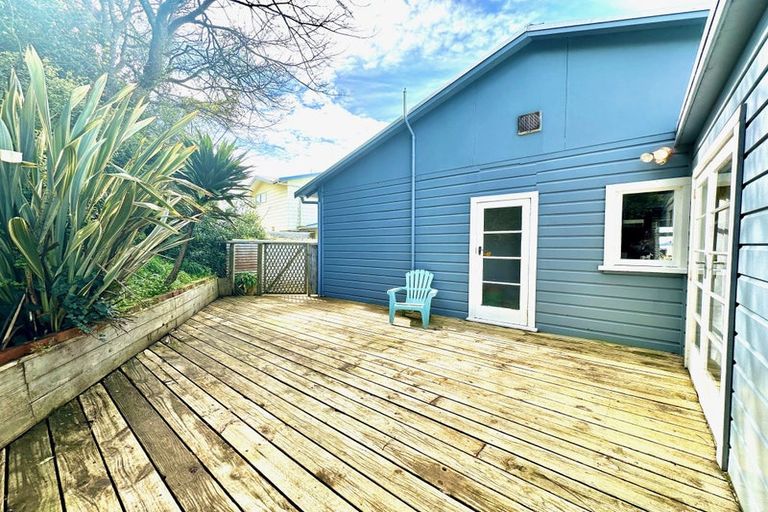Photo of property in 14 Moana Street, Kaka Point, 9271