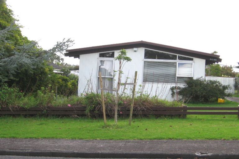 Photo of property in 2/114a Kervil Avenue, Te Atatu Peninsula, Auckland, 0610