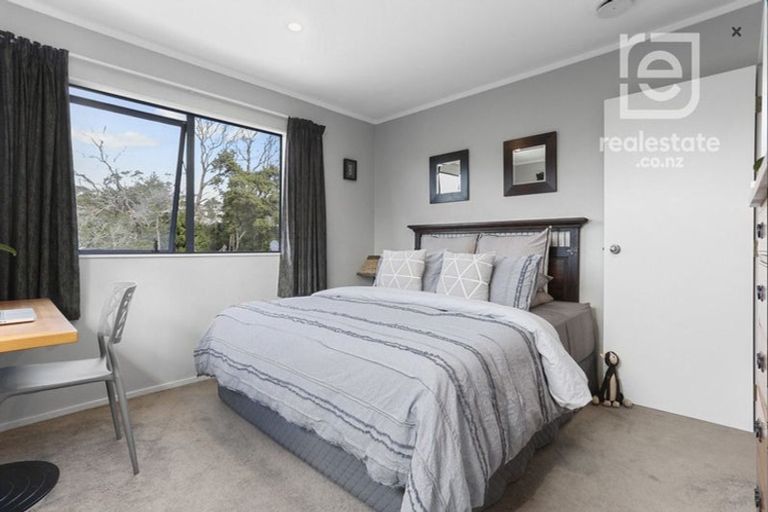 Photo of property in 17 Longview Rise, Massey, Auckland, 0614