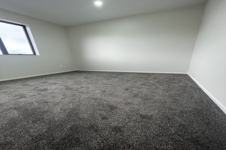 Photo of property in 17b Kemble Close, Mangere, Auckland, 2022