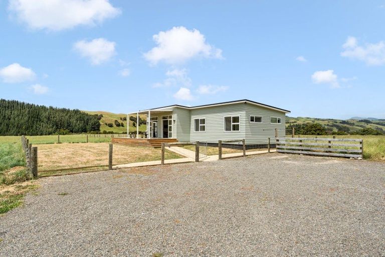 Photo of property in 117e Ruakokoputuna Road, Ruakokoputuna, Martinborough, 5781