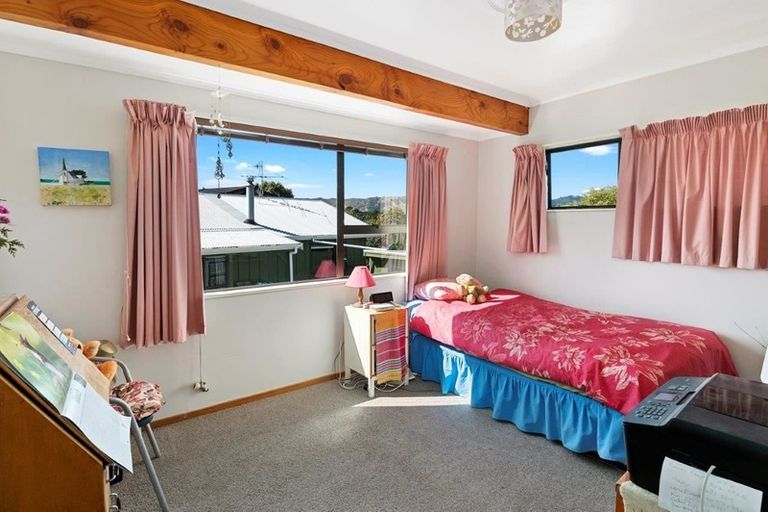 Photo of property in 22 Sunset Terrace, Waikanae Beach, Waikanae, 5036