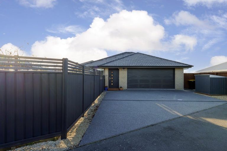 Photo of property in 24 Sequoia Way, Rangiora, 7400