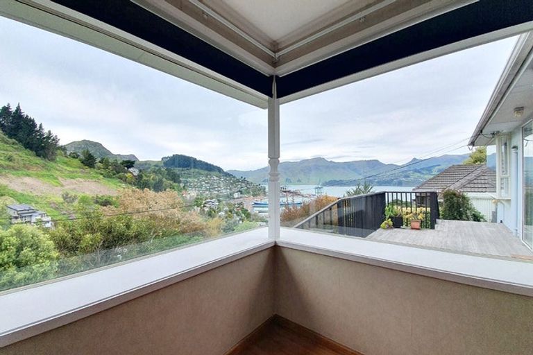 Photo of property in 19 Walkers Road, Lyttelton, 8082