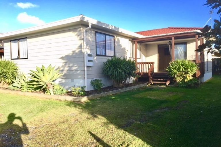 Photo of property in 1/143 Te Irirangi Drive, Flat Bush, Auckland, 2019