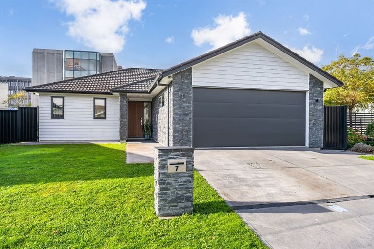 Photo of property in 7 Don Griffin Grove, Trentham, Upper Hutt, 5018