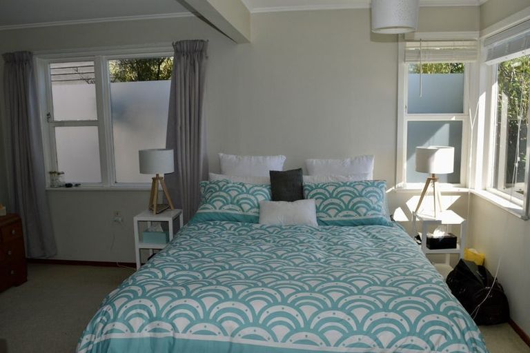 Photo of property in 2a Rangiuru Road, Mahina Bay, Lower Hutt, 5013