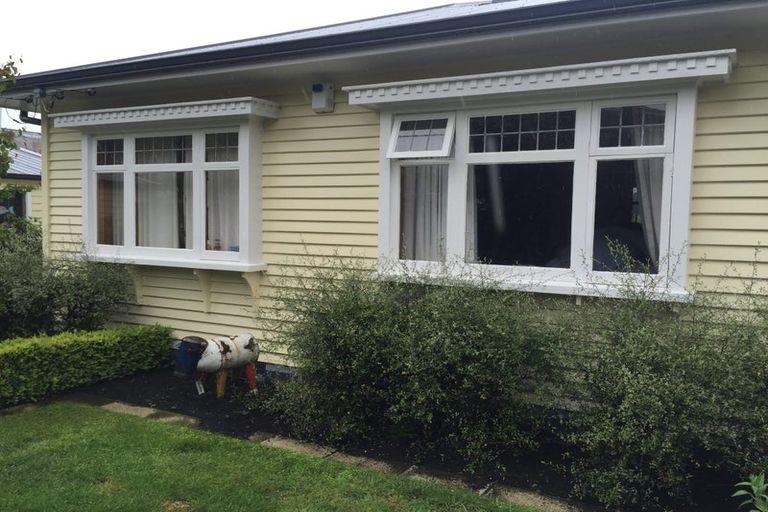 Photo of property in 1/39 Taupata Street, Redcliffs, Christchurch, 8081