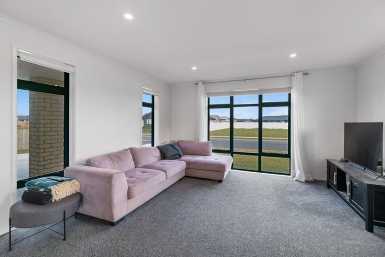Photo of property in 9 Te Piriti Road, One Tree Point, 0118