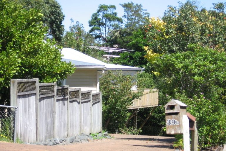 Photo of property in 1/39 Kia Ora Road, Beach Haven, Auckland, 0626