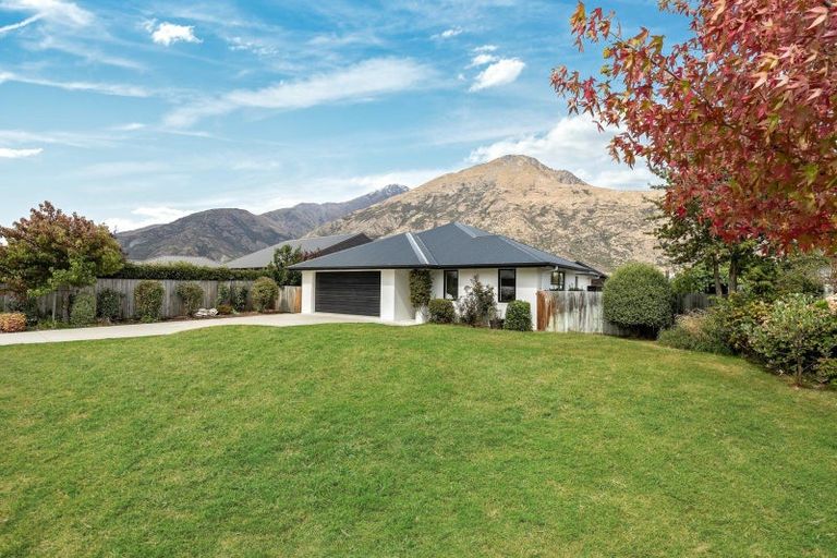 Photo of property in 18 Banbury Terrace, Lower Shotover, Queenstown, 9304