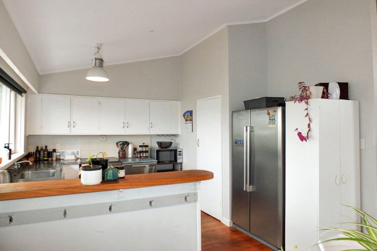 Photo of property in 22 Hennessy Street East, Foxton Beach, Foxton, 4815