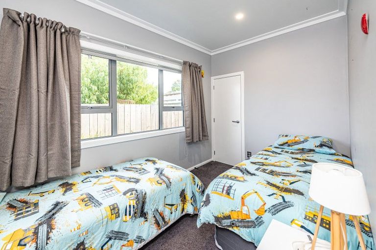 Photo of property in 3 Kamahi Street, Castlecliff, Whanganui, 4501