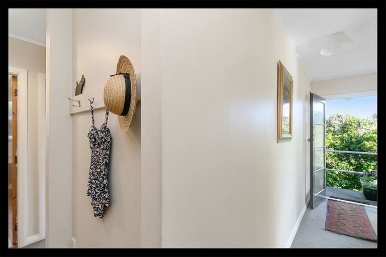 Photo of property in 2/27 Abbott Street, Ngaio, Wellington, 6035