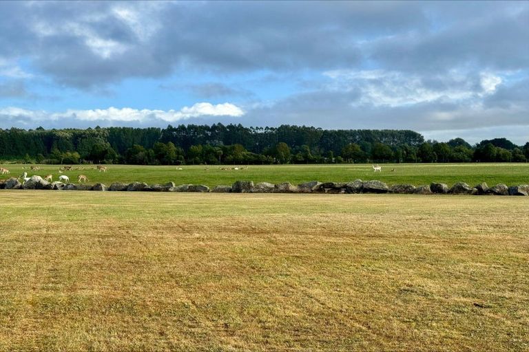 Photo of property in 18 Meadowlinks Lane, Pleasant Point, 7974