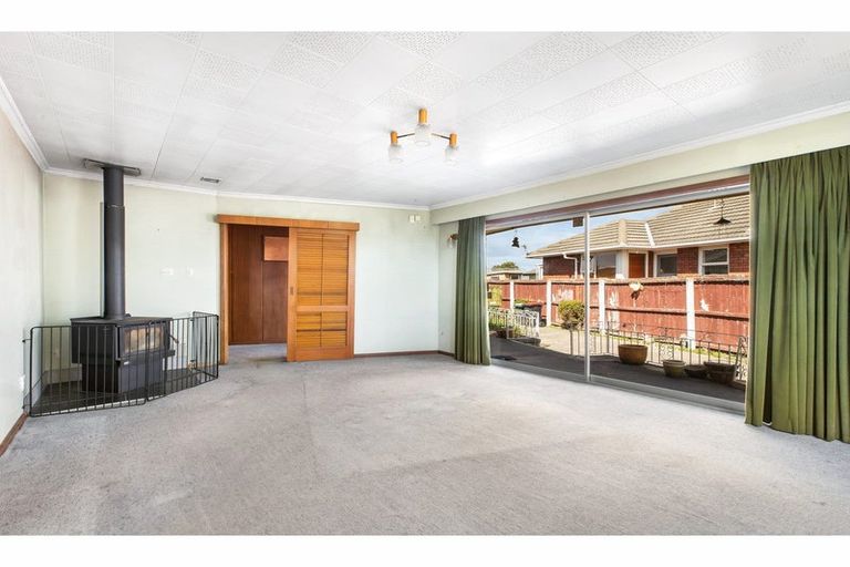 Photo of property in 24 Palmers Road, New Brighton, Christchurch, 8083